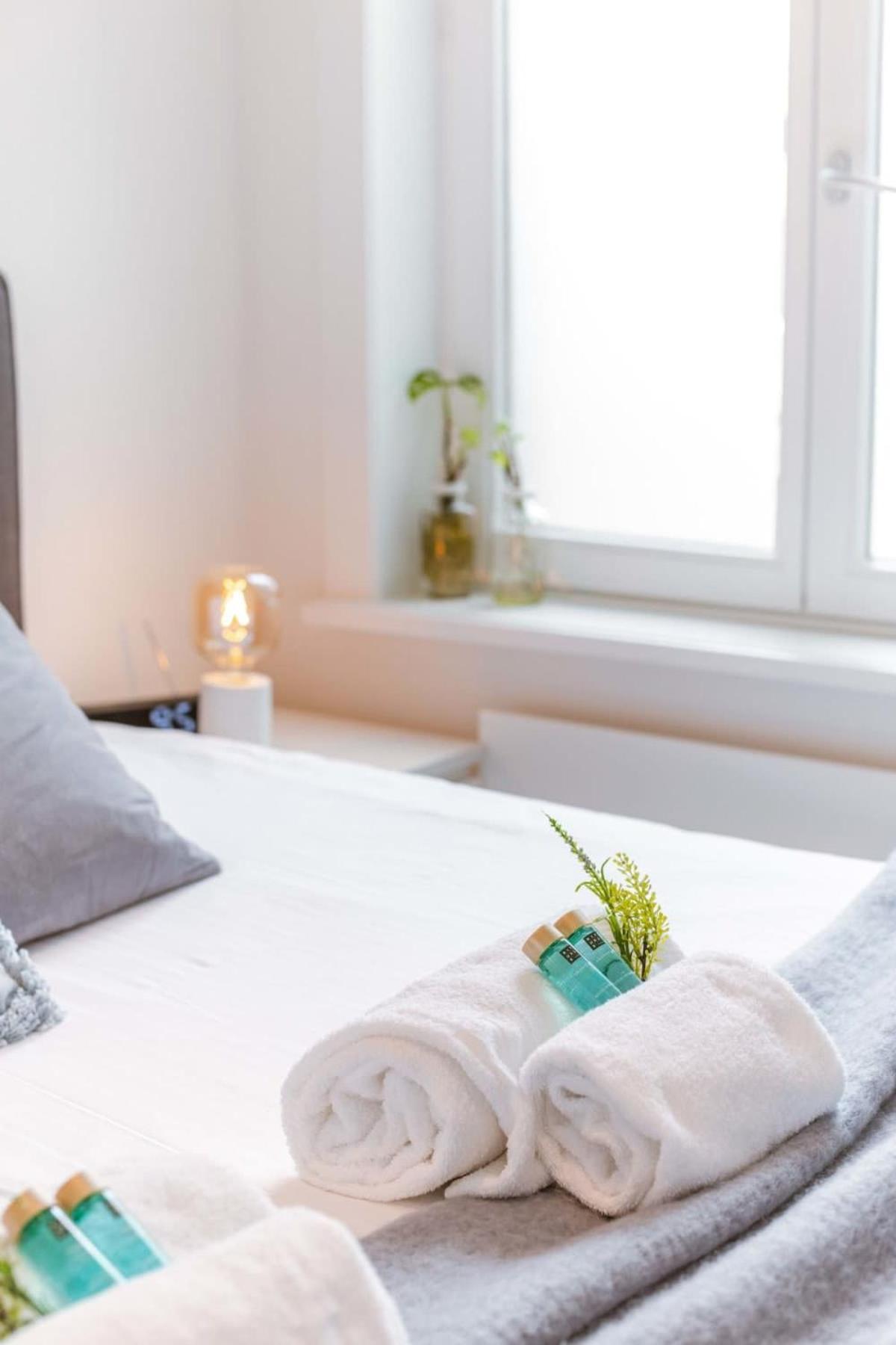 Huswell - Brand New Apartment Near The Beach Blankenberge Esterno foto